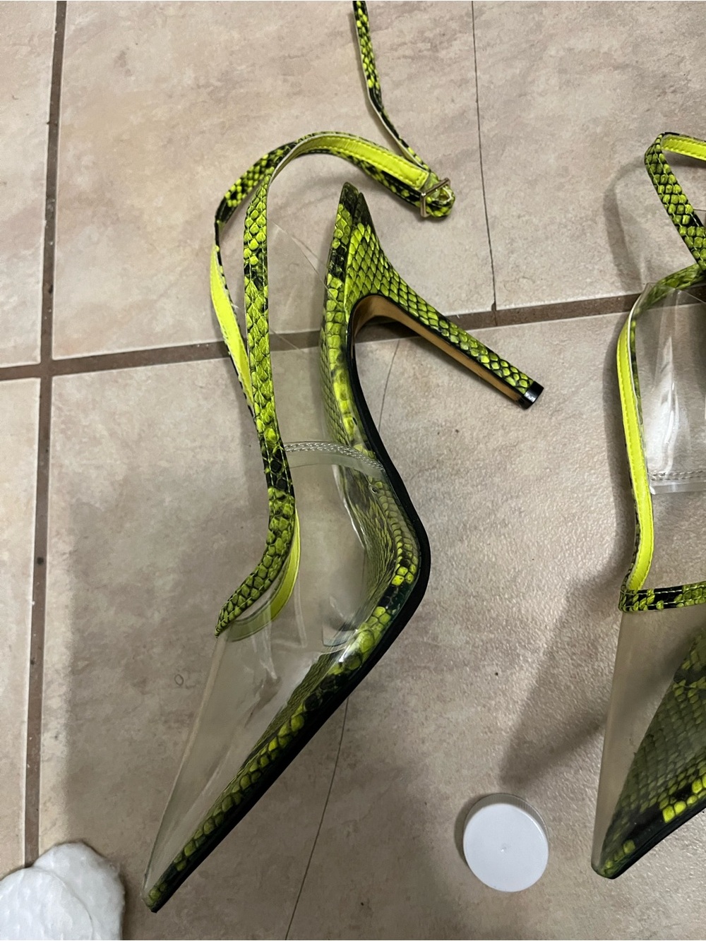 Neon Yellow Snake-Print Pointed Toe Slingback Heels - Picture 4 of 4